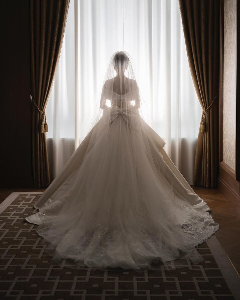 Collection of Popular Dresses from VICTRIA FRANCEZKA: Classical and Elegant Traditional Style Dressesにて紹介している画像