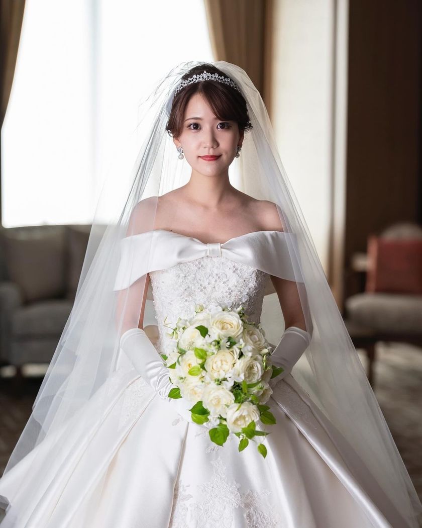 Collection of Popular Dresses from VICTRIA FRANCEZKA: Classical and Elegant Traditional Style Dressesにて紹介している画像