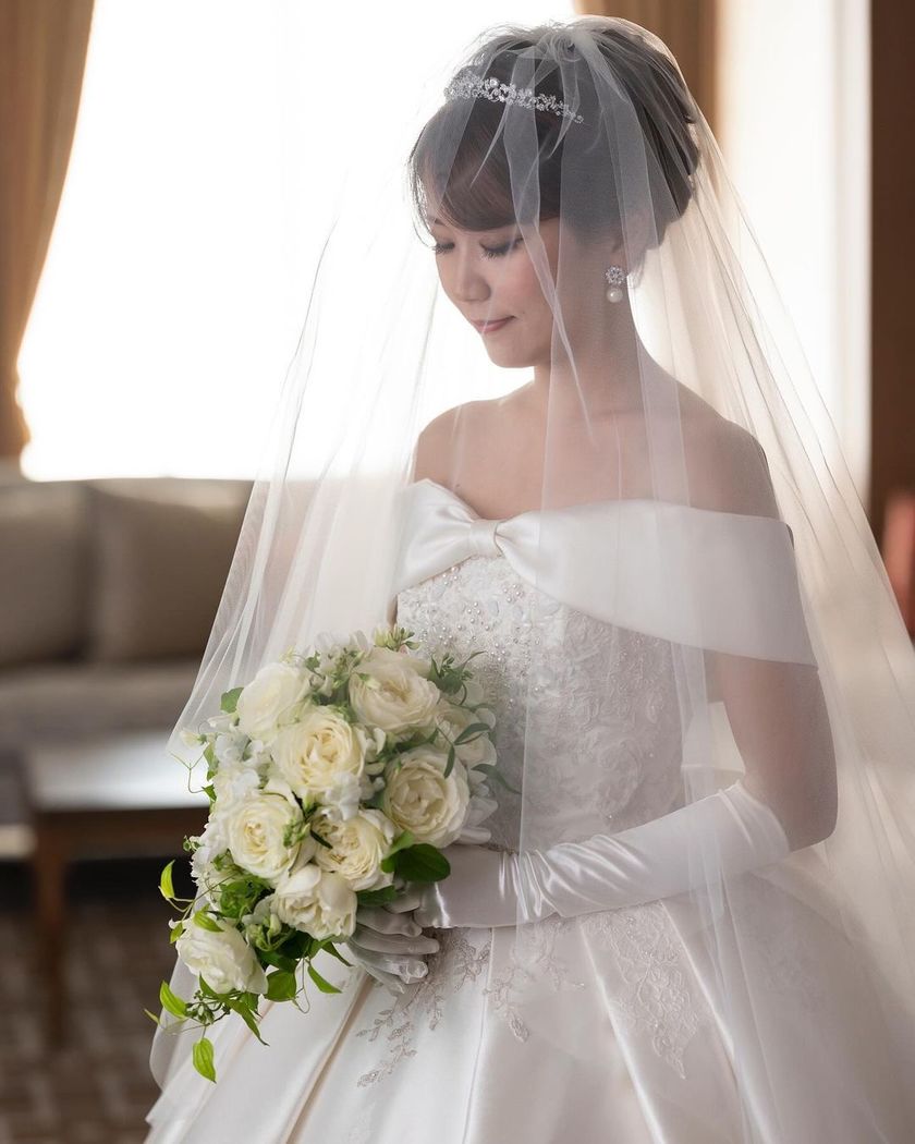 Collection of Popular Dresses from VICTRIA FRANCEZKA: Classical and Elegant Traditional Style Dressesにて紹介している画像