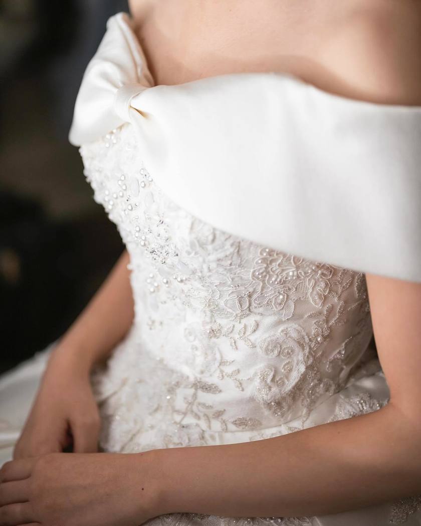 Collection of Popular Dresses from VICTRIA FRANCEZKA: Classical and Elegant Traditional Style Dressesにて紹介している画像