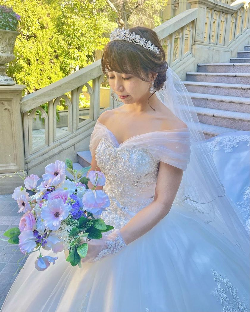 Collection of Popular Dresses from VICTRIA FRANCEZKA: Classical and Elegant Traditional Style Dressesにて紹介している画像