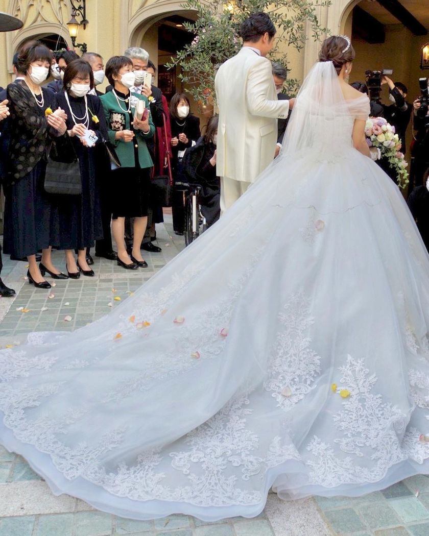 Collection of Popular Dresses from VICTRIA FRANCEZKA: Classical and Elegant Traditional Style Dressesにて紹介している画像