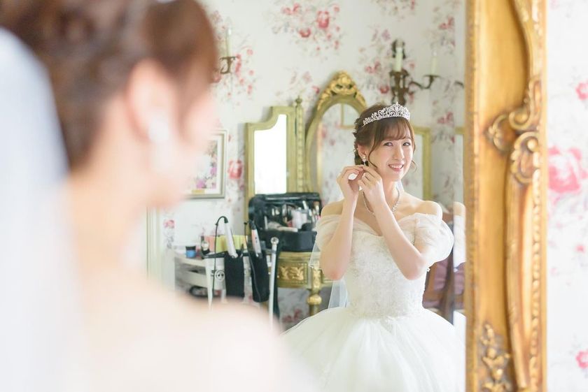 Collection of Popular Dresses from VICTRIA FRANCEZKA: Classical and Elegant Traditional Style Dressesにて紹介している画像