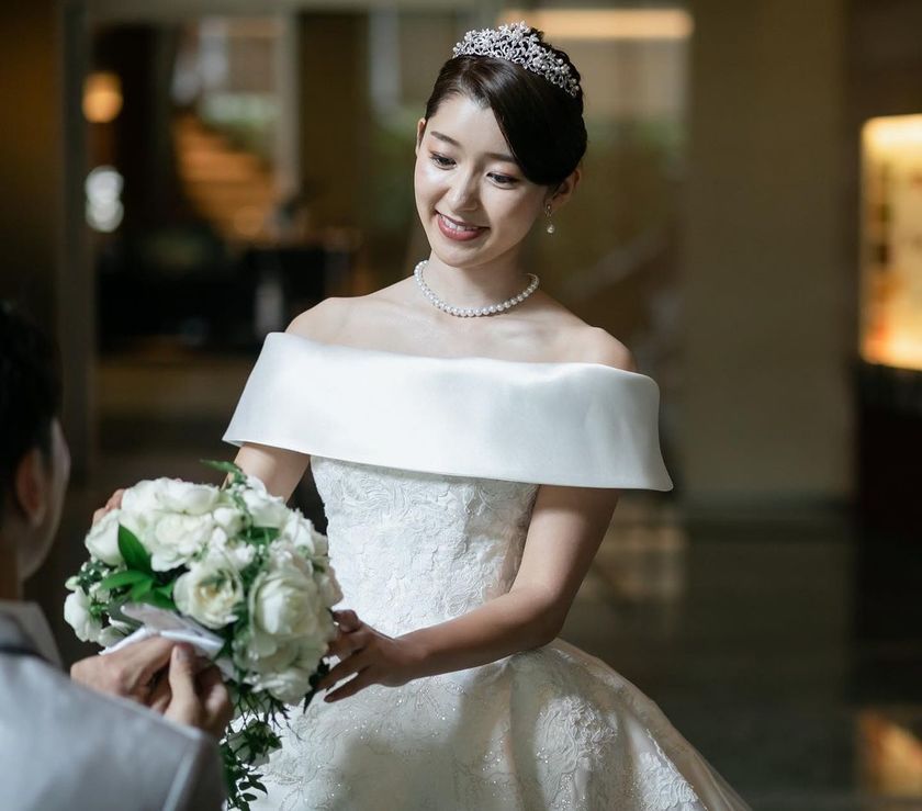 Collection of Popular Dresses from VICTRIA FRANCEZKA: Classical and Elegant Traditional Style Dressesにて紹介している画像