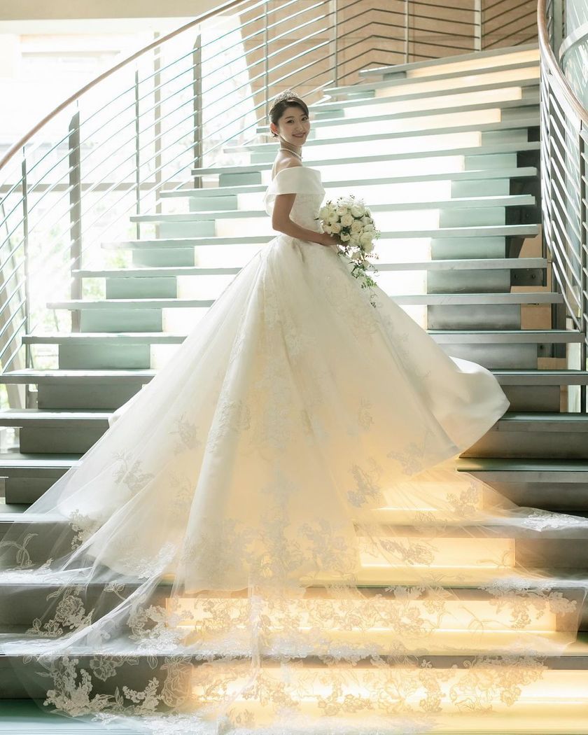 Collection of Popular Dresses from VICTRIA FRANCEZKA: Classical and Elegant Traditional Style Dressesにて紹介している画像