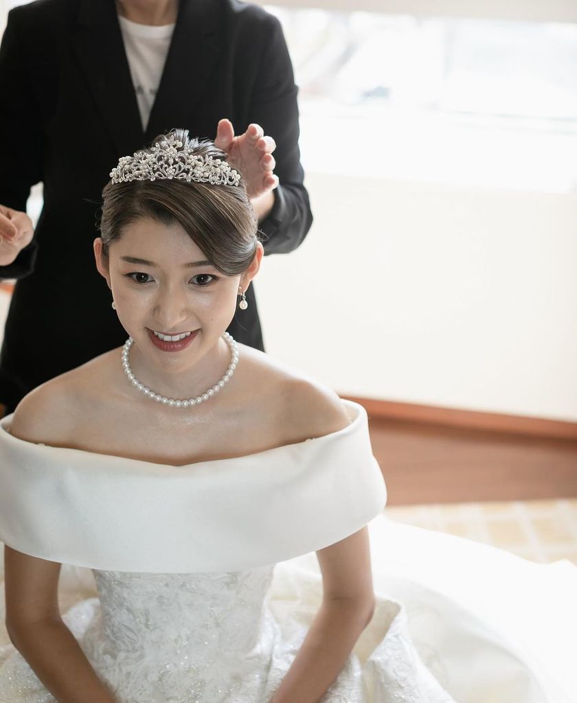 Collection of Popular Dresses from VICTRIA FRANCEZKA: Classical and Elegant Traditional Style Dressesにて紹介している画像