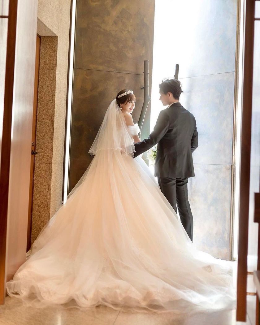 Collection of Popular Dresses from VICTRIA FRANCEZKA: Classical and Elegant Traditional Style Dressesにて紹介している画像