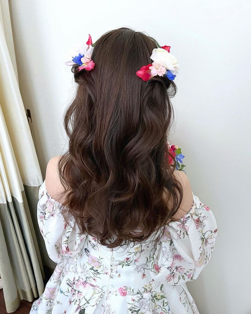 입어볼 수 없을 만큼 인기 있는 드레스! 모니크 루이리의 꽃무늬 드레스가 귀여워요🌷🕊️にて紹介している画像