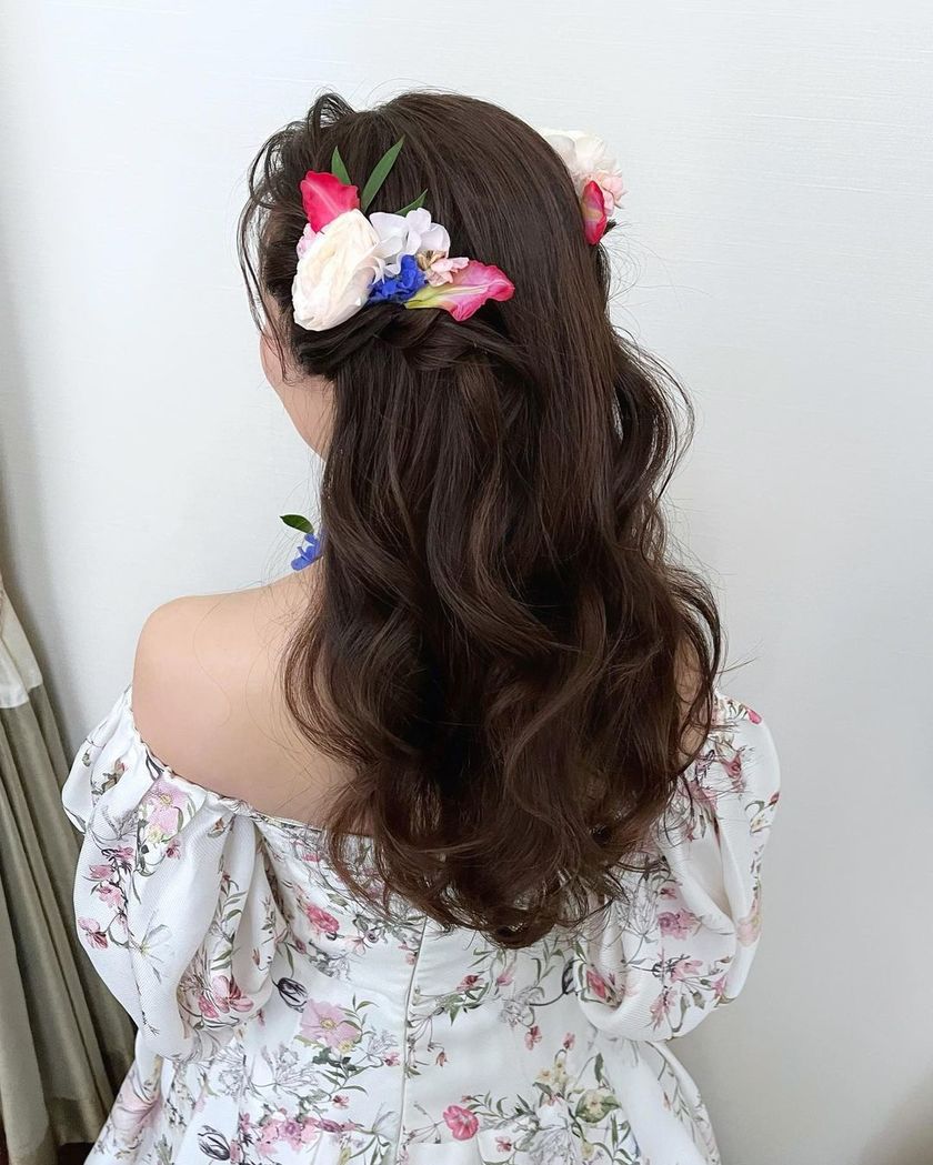 입어볼 수 없을 만큼 인기 있는 드레스! 모니크 루이리의 꽃무늬 드레스가 귀여워요🌷🕊️にて紹介している画像