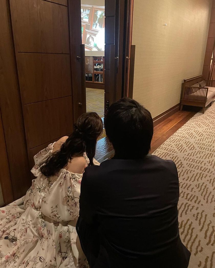 입어볼 수 없을 만큼 인기 있는 드레스! 모니크 루이리의 꽃무늬 드레스가 귀여워요🌷🕊️にて紹介している画像