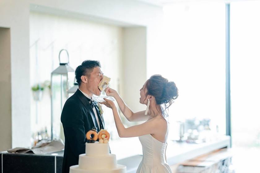 Did you know about the wedding cake donut couple cake topper 🍩 called "Donut Couple"?にて紹介している画像