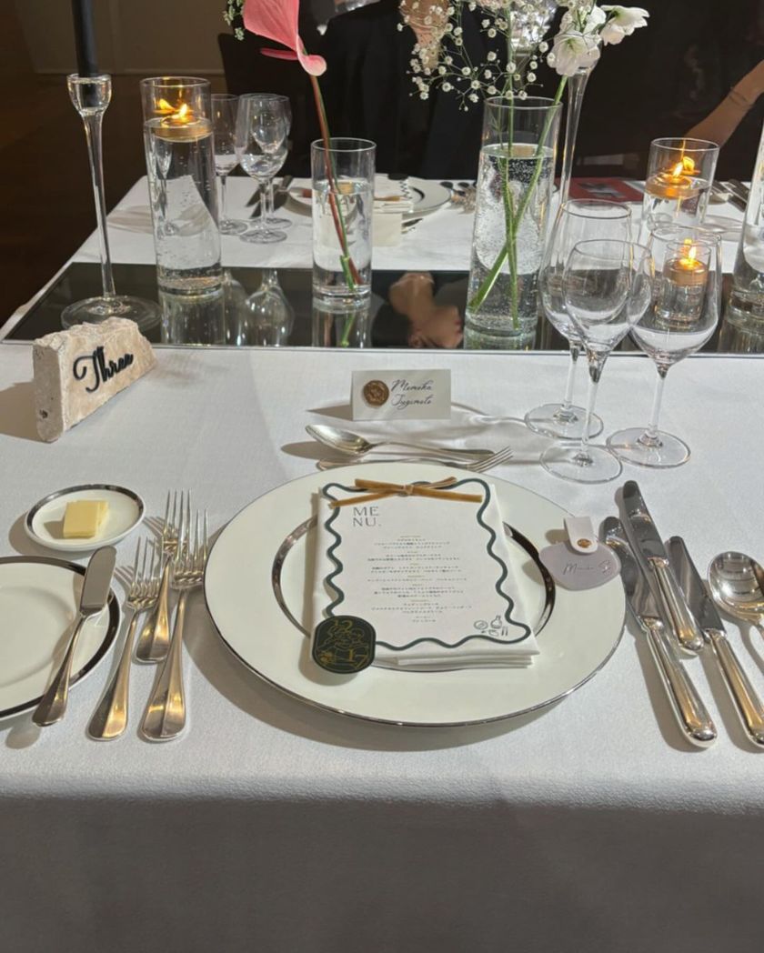 How to Make Stylish Marble Table Numbers in an Unconventional Shape for a Chic Overseas Wedding ♡ Materials and Explanationにて紹介している画像