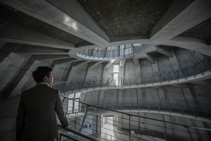 Stylish location photo spot discovered 📍 It's the 【Sea Pyramid】 at the triangular port in Kumamoto, where you can take amazing photos!にて紹介している画像