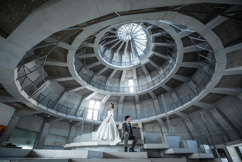 Stylish location photo spot discovered 📍 It's the 【Sea Pyramid】 at the triangular port in Kumamoto, where you can take amazing photos!にて紹介している画像