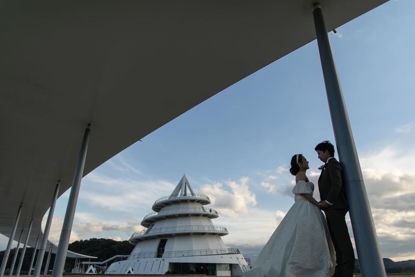 Stylish location photo spot discovered 📍 It's the 【Sea Pyramid】 at the triangular port in Kumamoto, where you can take amazing photos!にて紹介している画像