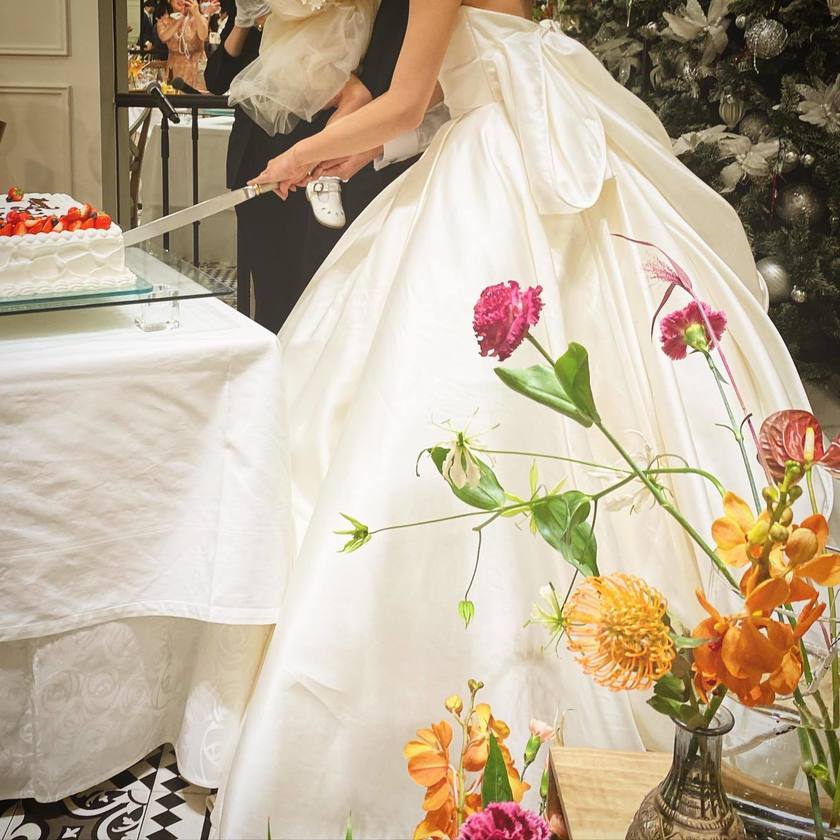 A simple and high-quality fabric with a three-dimensional ribbon charm ♡ The popular dress by Antonio Riva 【BARBARA】にて紹介している画像