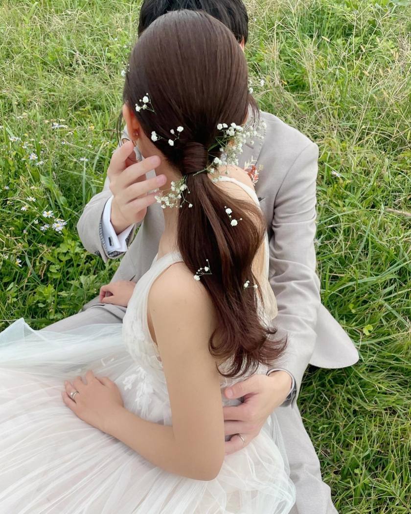 Recent Trends Made Clear! A Comprehensive Guide to Popular and Desired Bridal Hair Arrangements for 2024*にて紹介している画像