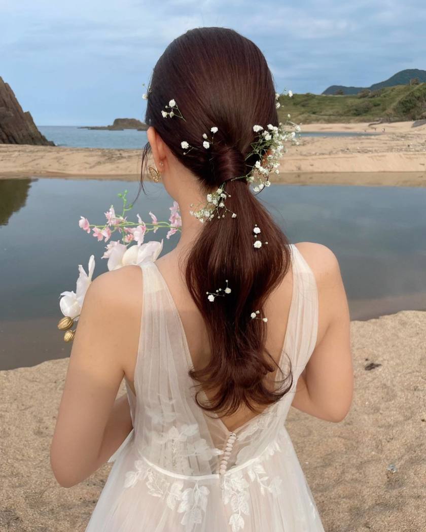 It's cute to apply it in a scattered way! *"Gypsophila Hair Arrangement" 2024 version♡にて紹介している画像
