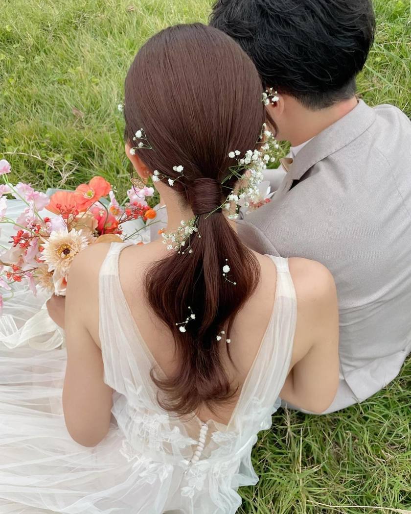 It's cute to apply it in a scattered way! *"Gypsophila Hair Arrangement" 2024 version♡にて紹介している画像