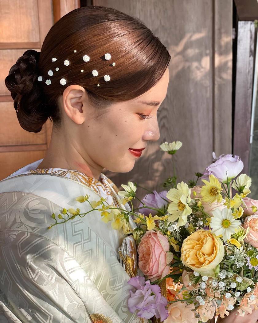 It's cute to apply it in a scattered way! *"Gypsophila Hair Arrangement" 2024 version♡にて紹介している画像