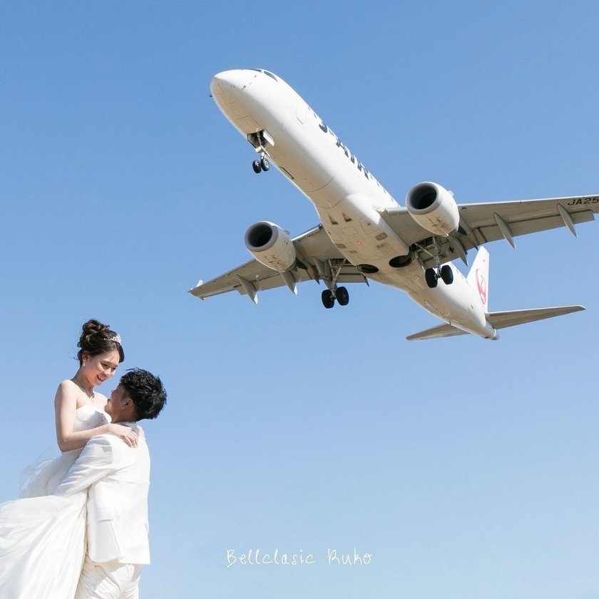 Just a 10-minute walk from Osaka International Airport! The location photos taken at Belle Classic Airport with the 【airplane】 are amazing ✈にて紹介している画像