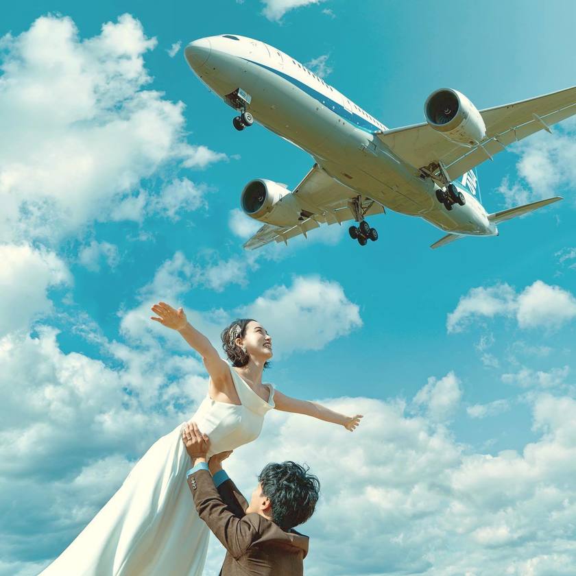 Just a 10-minute walk from Osaka International Airport! The location photos taken at Belle Classic Airport with the 【airplane】 are amazing ✈にて紹介している画像