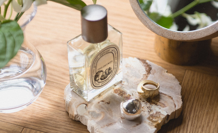 木が化石化したもの🌳💎［珪化木のウッドコースター］をリングピローにするアイデアがおしゃれにて紹介している画像