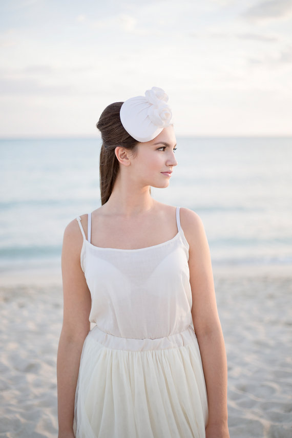 ロイヤルファミリー風＊ヘッドハットでワンランク上の花嫁に♡にて紹介している画像