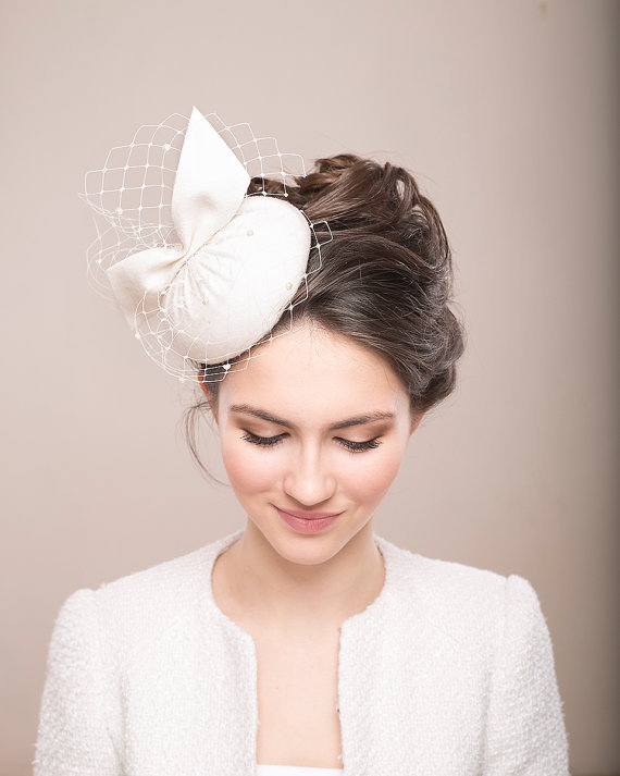 ロイヤルファミリー風＊ヘッドハットでワンランク上の花嫁に♡にて紹介している画像