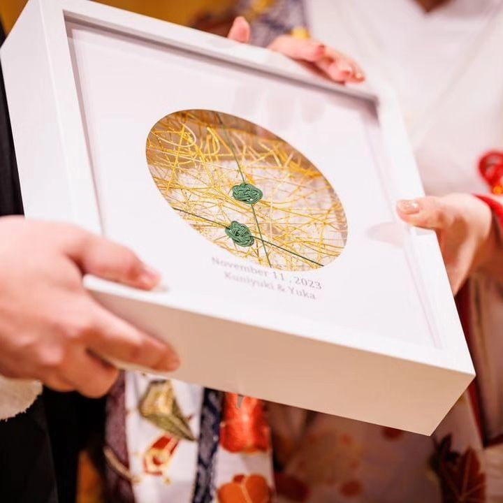 The material of "mizuhiki" is also stylish. The TUGUMU marriage certificate from Atelier Recru is lovely♡にて紹介している画像