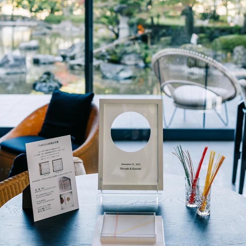 The material of "mizuhiki" is also stylish. The TUGUMU marriage certificate from Atelier Recru is lovely♡にて紹介している画像