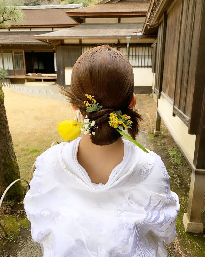 【画像50枚以上】ヘアメイクアーティストKyokoさんが作る♡「和装×生花×シニヨン」ヘアカタログにて紹介している画像