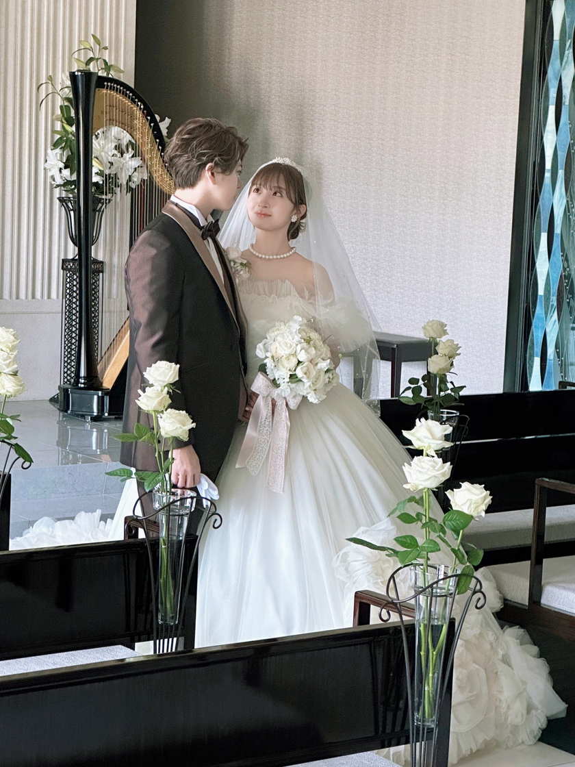 The dress that Kōmei Watanabe wore at the wedding of Yū Yamada's brother, Harutaro Yamada, was a custom-made piece from Atelier Yuka!にて紹介している画像