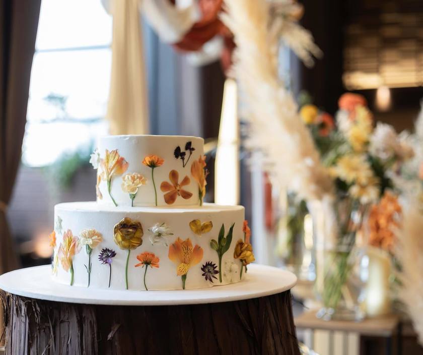 【2024】Please refer to this ♡ 18 stylish and cute wedding cakes that I thought were adorable 🎂にて紹介している画像