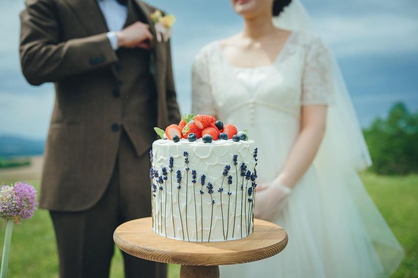 【2024】Please refer to this ♡ 18 stylish and cute wedding cakes that I thought were adorable 🎂にて紹介している画像