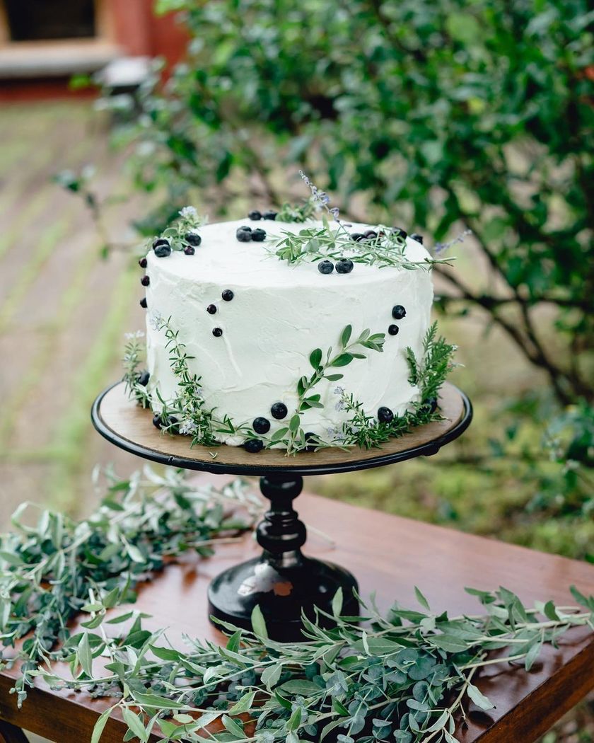 【2024】Please refer to this ♡ 18 stylish and cute wedding cakes that I thought were adorable 🎂にて紹介している画像