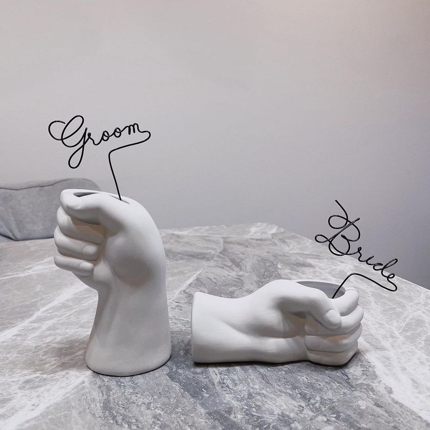 Trendy and stylish 🤍 7 real handmade 【Reception Signs】 by brides 🪽にて紹介している画像