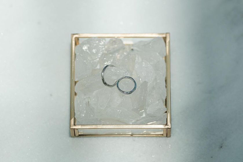 プレーンでおしゃれ。素材選びが重要な、シンプルデザインのリングピローデザインまとめ💍にて紹介している画像