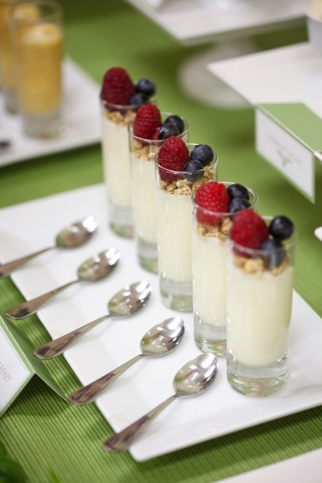 Perfect for a Sweets Buffet: A Collection of Adorable Glass Desserts ♡にて紹介している画像