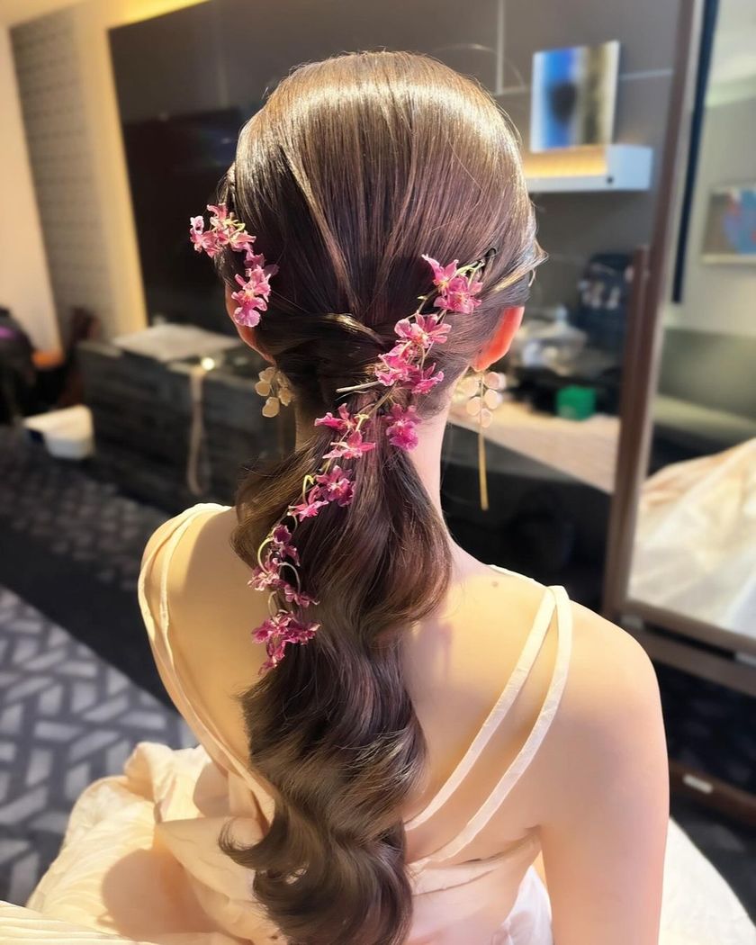 Recent Trends Made Clear! A Comprehensive Guide to Popular and Desired Bridal Hair Arrangements for 2024*にて紹介している画像