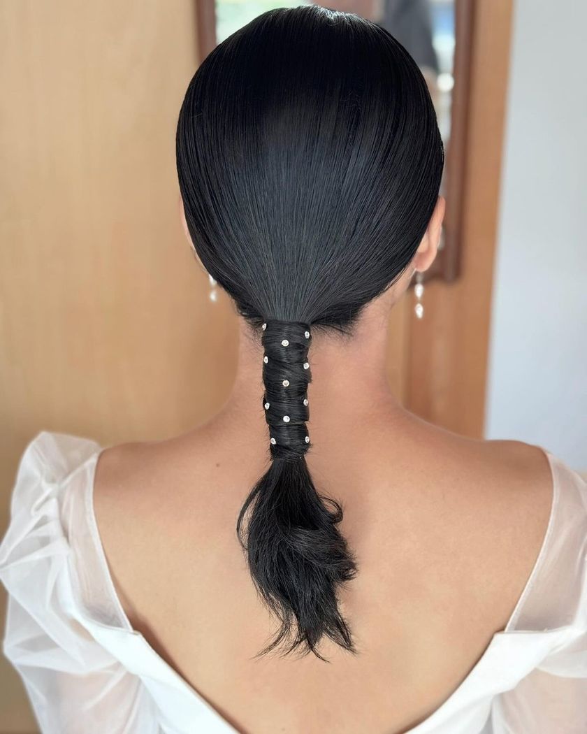 12 Selections of "Bijou Hair" Arrangements with Rhinestones on Shimmering Hair 💎にて紹介している画像