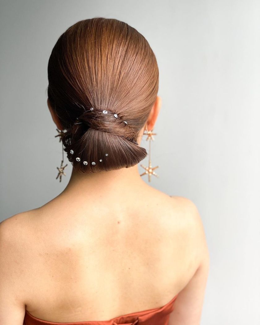 12 Selections of "Bijou Hair" Arrangements with Rhinestones on Shimmering Hair 💎にて紹介している画像