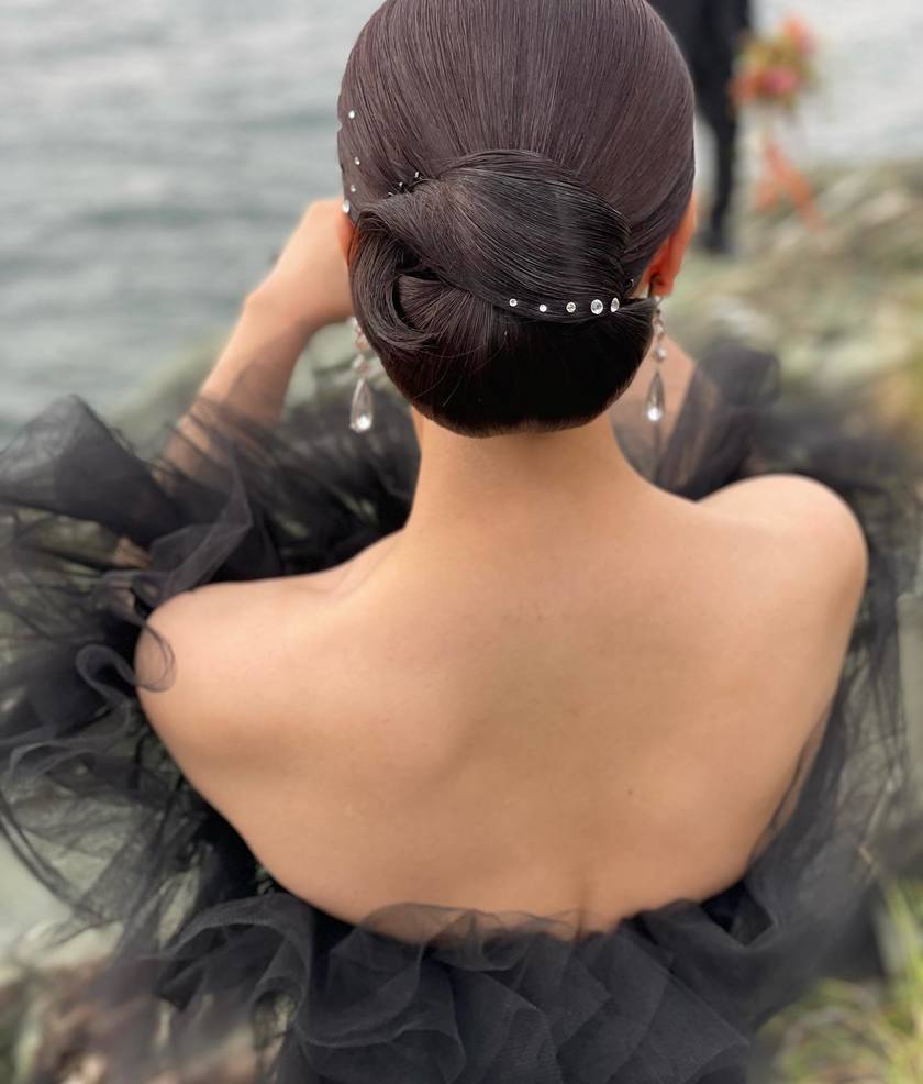 12 Selections of "Bijou Hair" Arrangements with Rhinestones on Shimmering Hair 💎にて紹介している画像