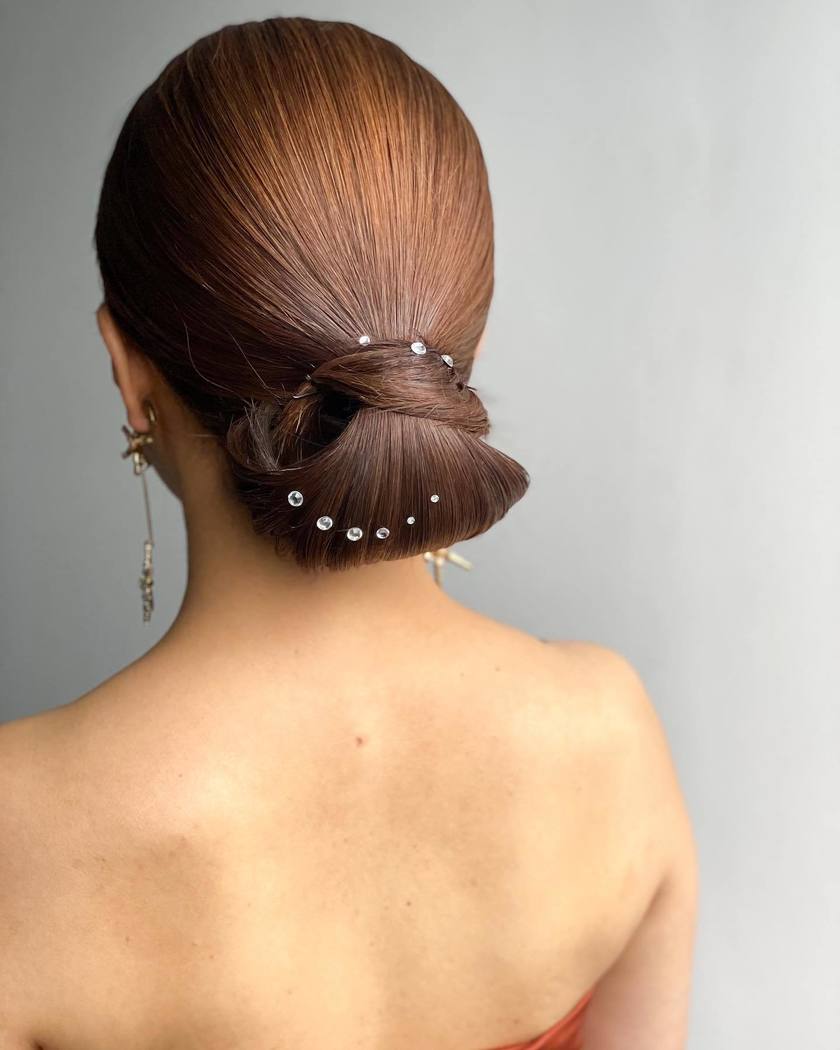 12 Selections of "Bijou Hair" Arrangements with Rhinestones on Shimmering Hair 💎にて紹介している画像