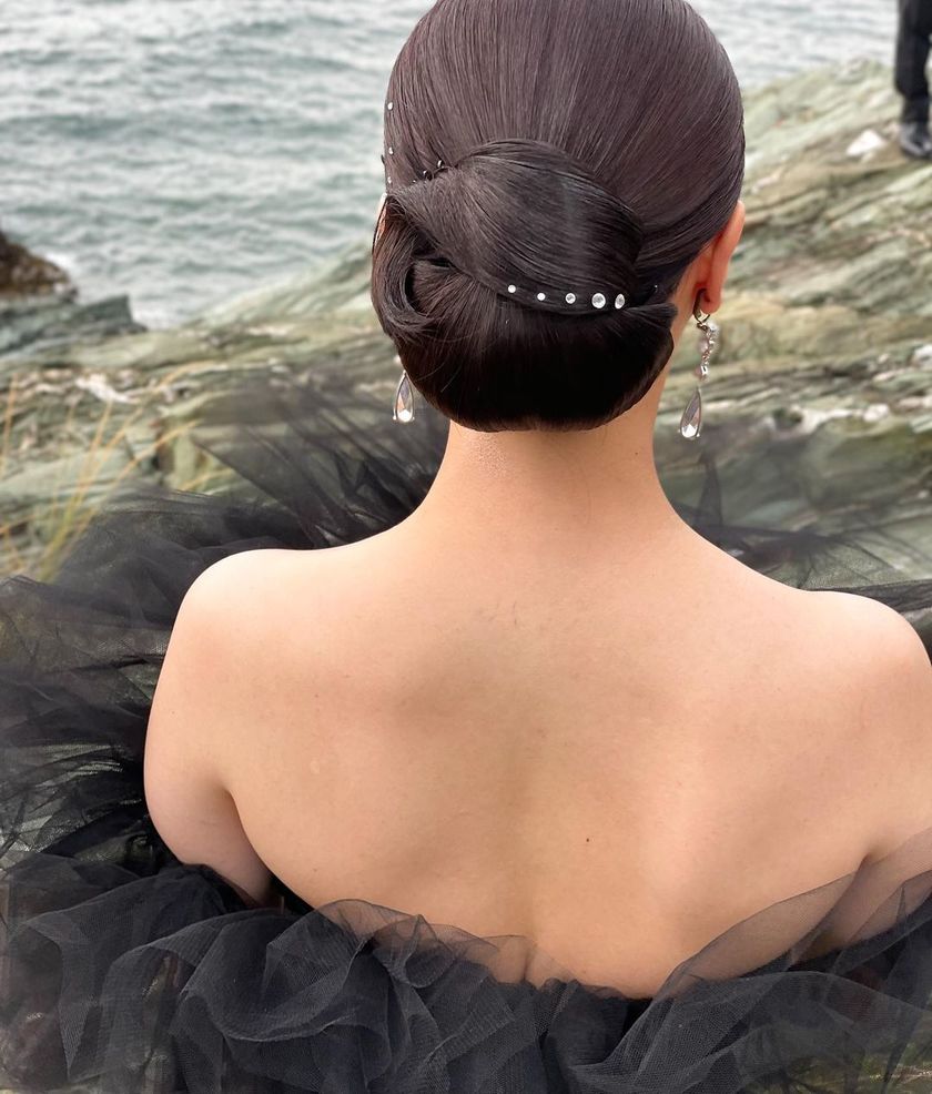 12 Selections of "Bijou Hair" Arrangements with Rhinestones on Shimmering Hair 💎にて紹介している画像