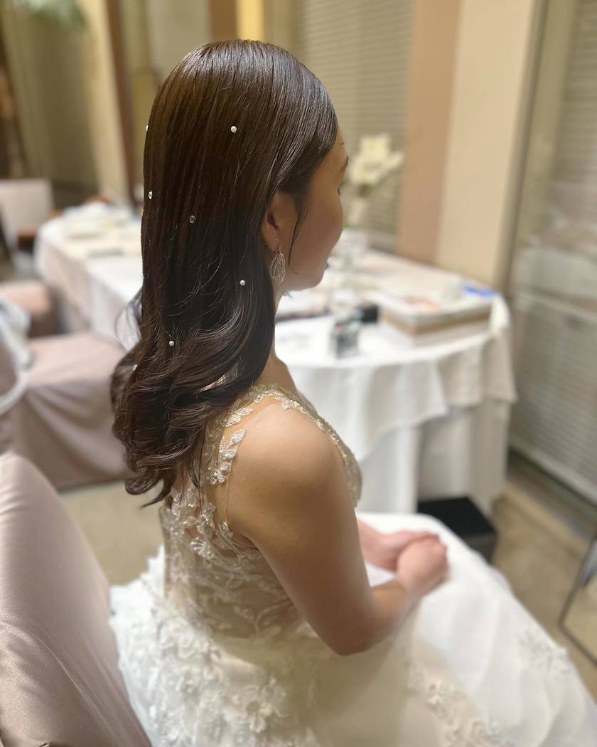 12 Selections of "Bijou Hair" Arrangements with Rhinestones on Shimmering Hair 💎にて紹介している画像