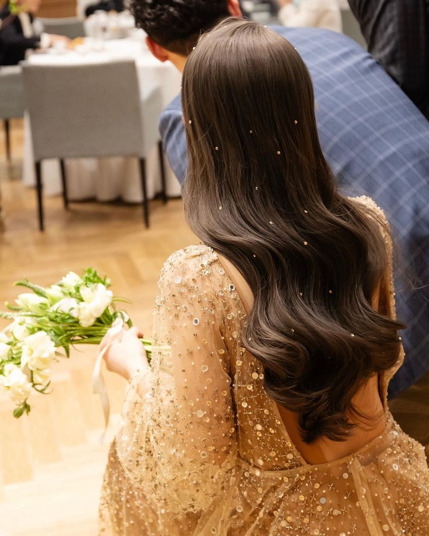 12 Selections of "Bijou Hair" Arrangements with Rhinestones on Shimmering Hair 💎にて紹介している画像