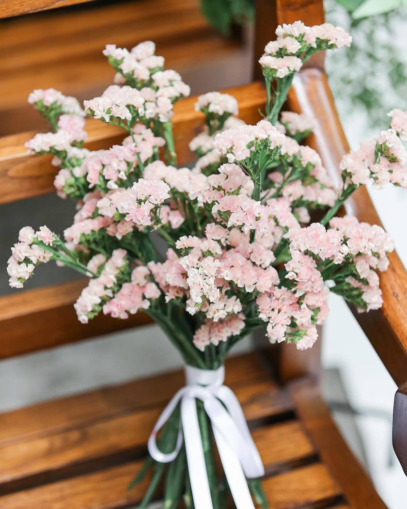 A Wedding Bouquet Special Featuring the Cute and Fluffy Starches that Will Naturally Turn into Dried Flowers♡にて紹介している画像