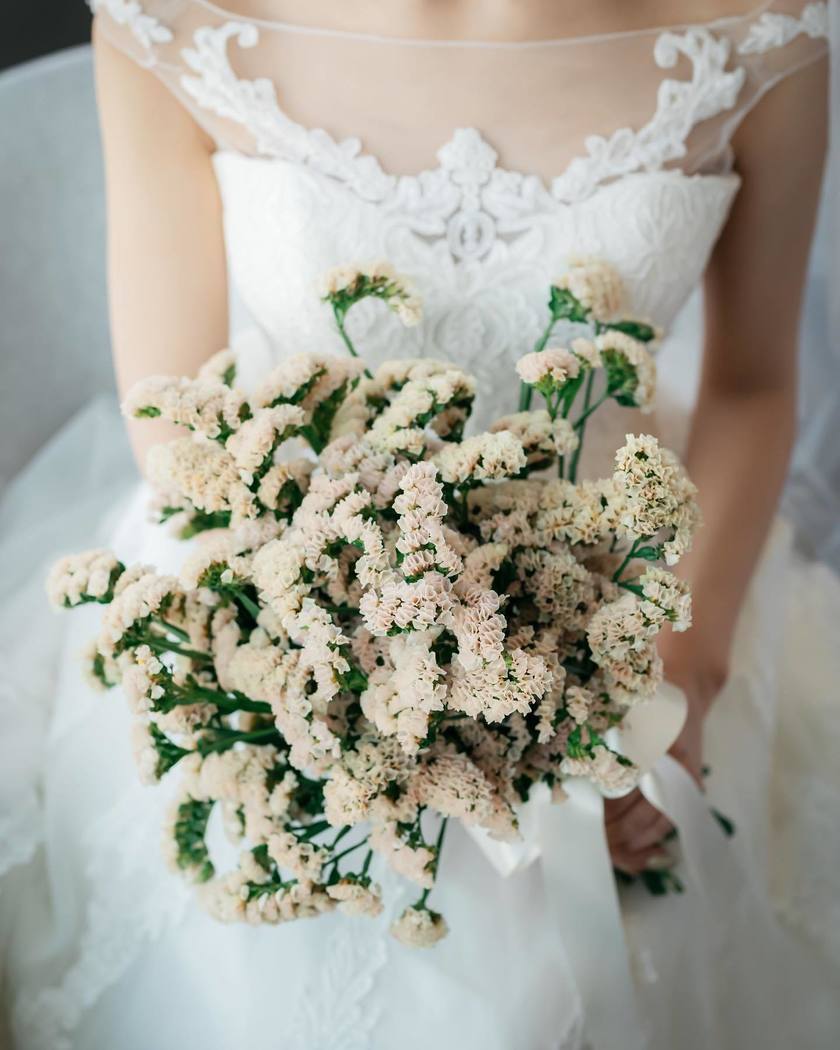 A Wedding Bouquet Special Featuring the Cute and Fluffy Starches that Will Naturally Turn into Dried Flowers♡にて紹介している画像