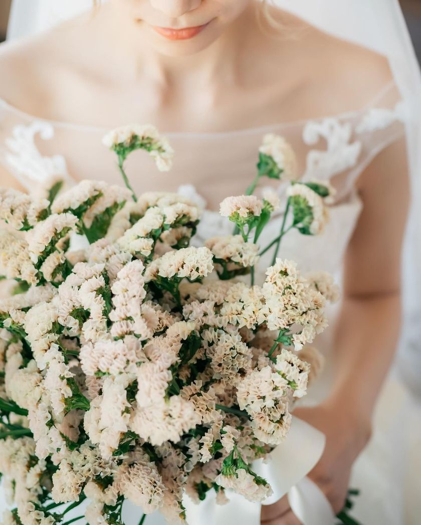 A Wedding Bouquet Special Featuring the Cute and Fluffy Starches that Will Naturally Turn into Dried Flowers♡にて紹介している画像